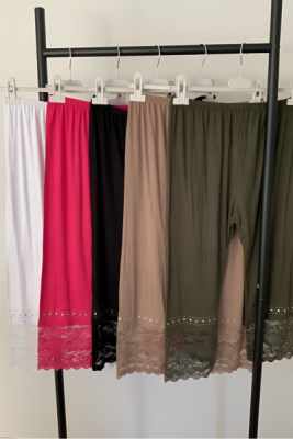 3/4 Leggings med bred blondekant - Str. 40/48