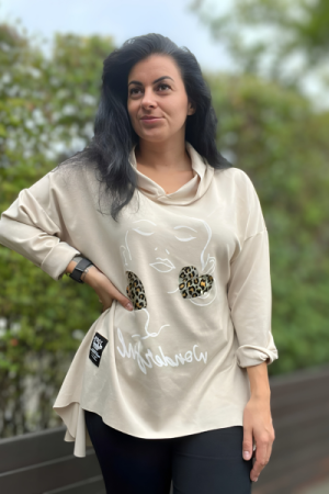 Trendy hoodie tunika – med kunstnerisk twist - Onesize