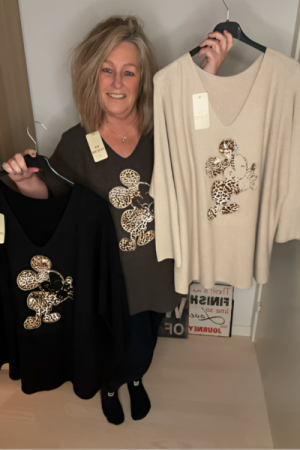 Bluse - Mickey leopard & glitter – blød V-neck bluse