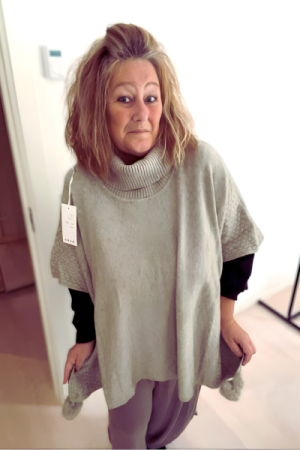 Oversize Strik Med PomPom