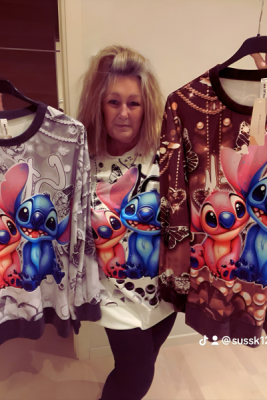 Disney Stitch & Angel bluse – blød, sød og komfortabel