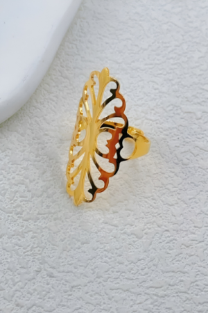 Justerbar fingerring med dekorativt mønster