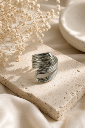 Statement-ring i sølvlook – snoet design