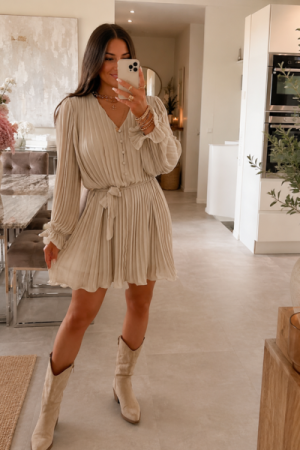 Bjørg Plisse Kjole Beige – Onesize